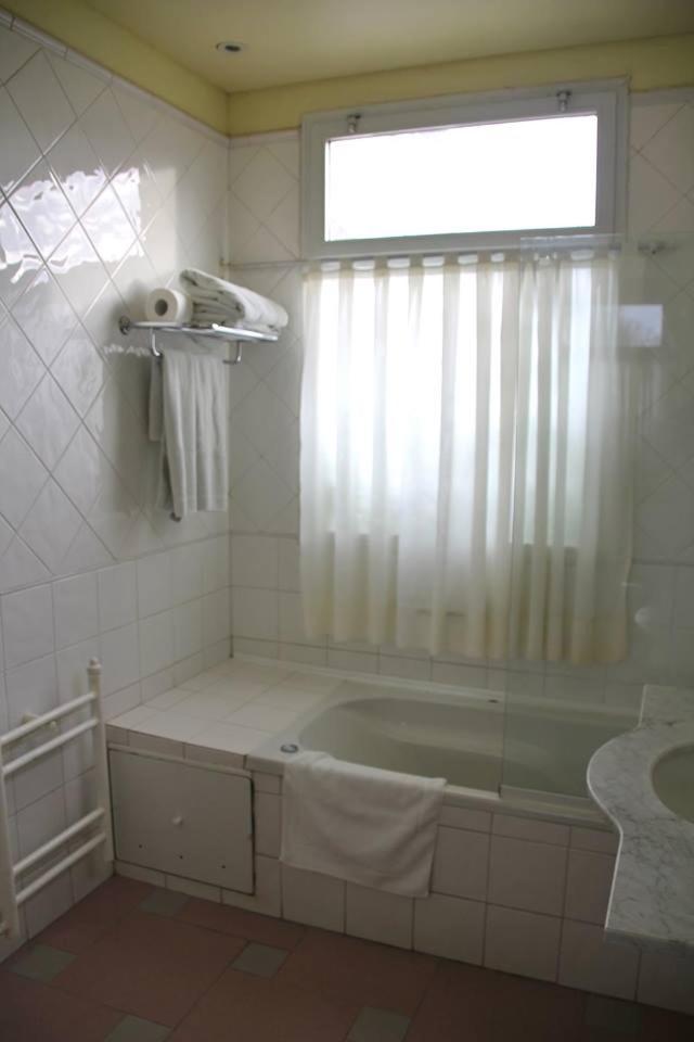 לובוס Aquae Sulis Spa מראה חיצוני תמונה